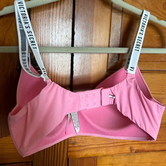 Very cute Victoria’s Secret bra - Picture 2 of 2